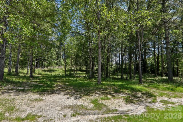 36 Haywood Crossing Drive, Hendersonville, NC 28791