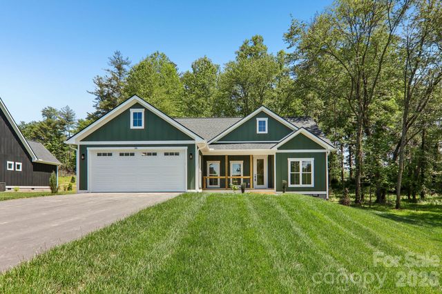 36 Haywood Crossing Drive, Hendersonville, NC 28791