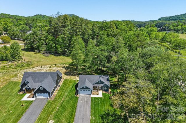 36 Haywood Crossing Drive, Hendersonville, NC 28791