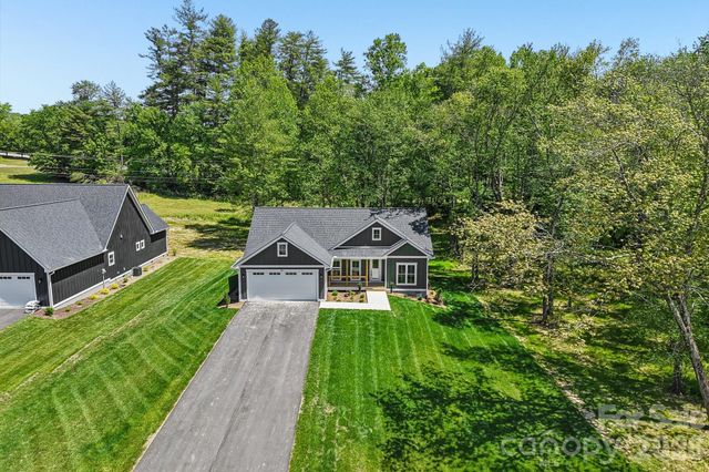 36 Haywood Crossing Drive, Hendersonville, NC 28791