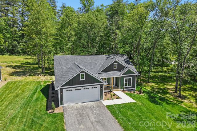 36 Haywood Crossing Drive, Hendersonville, NC 28791
