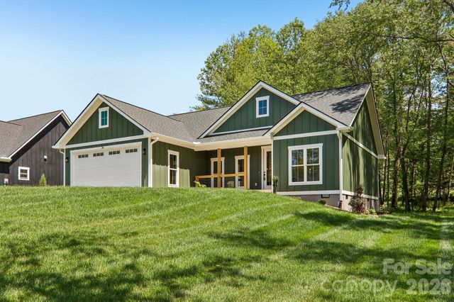 36 Haywood Crossing Drive, Hendersonville, NC 28791