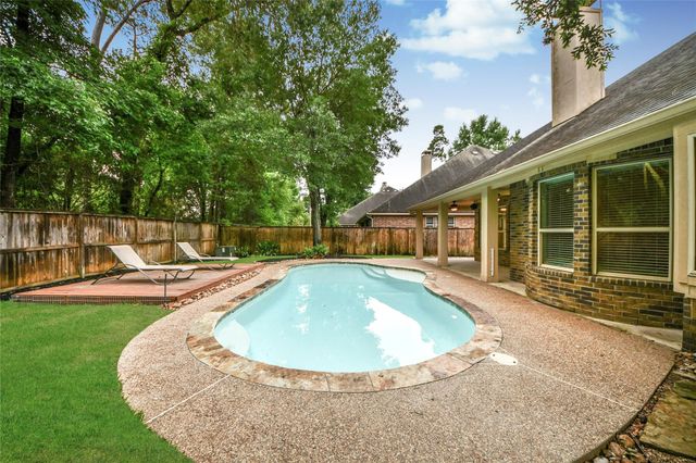 18 Blue Wildflower Place, The Woodlands, TX 77354