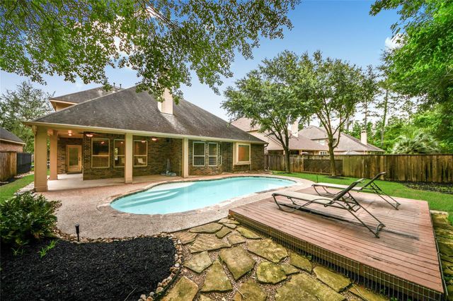 18 Blue Wildflower Place, The Woodlands, TX 77354