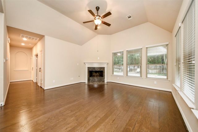 18 Blue Wildflower Place, The Woodlands, TX 77354