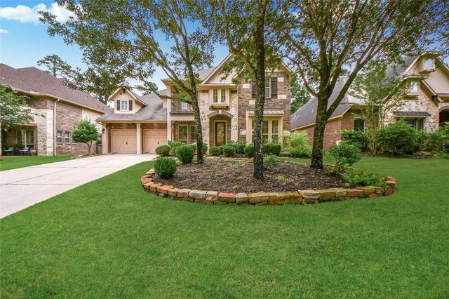 18 Blue Wildflower Place, The Woodlands, TX 77354