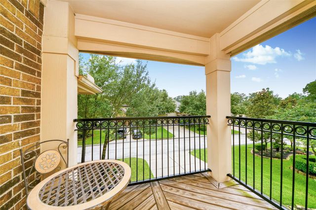 18 Blue Wildflower Place, The Woodlands, TX 77354