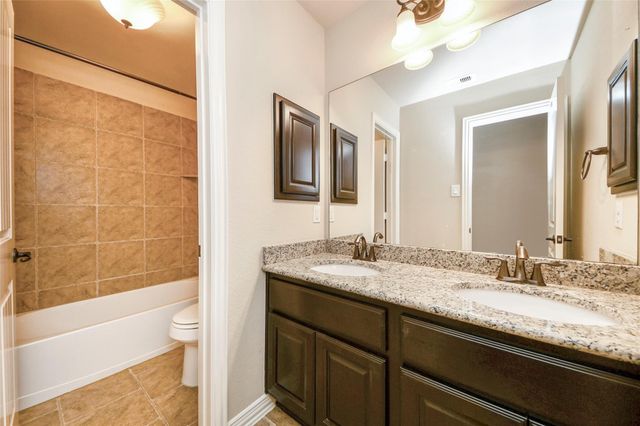 18 Blue Wildflower Place, The Woodlands, TX 77354