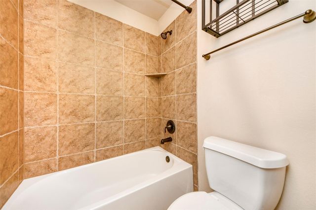 18 Blue Wildflower Place, The Woodlands, TX 77354