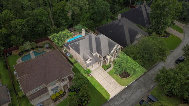 18 Blue Wildflower Place, The Woodlands, TX 77354