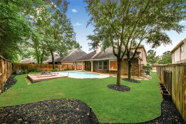18 Blue Wildflower Place, The Woodlands, TX 77354