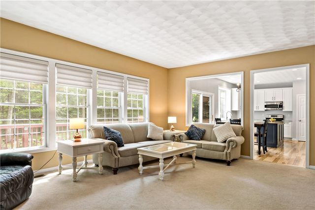 110 Fieldstone Lane, North Kingstown, RI 02874