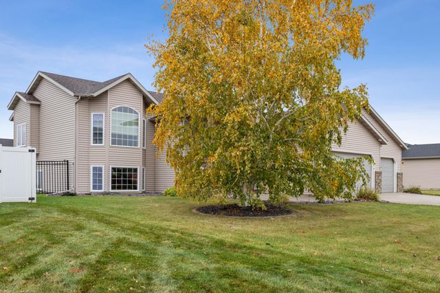4163 54th Street S, Fargo, ND 58104