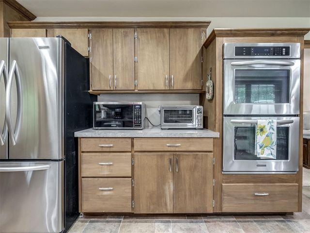 2420 E 5th Street, Edmond, OK 73034