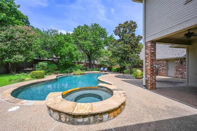 2300 Woodmoor Lane, Colleyville, TX 76034