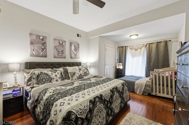 521 Maple Ave, Elizabeth City, NJ 07202