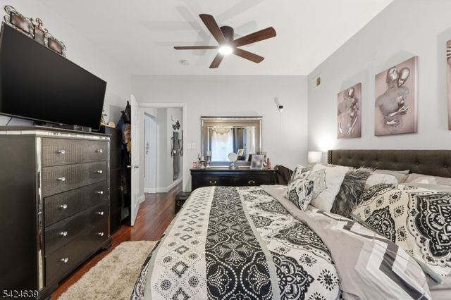 521 Maple Ave, Elizabeth City, NJ 07202