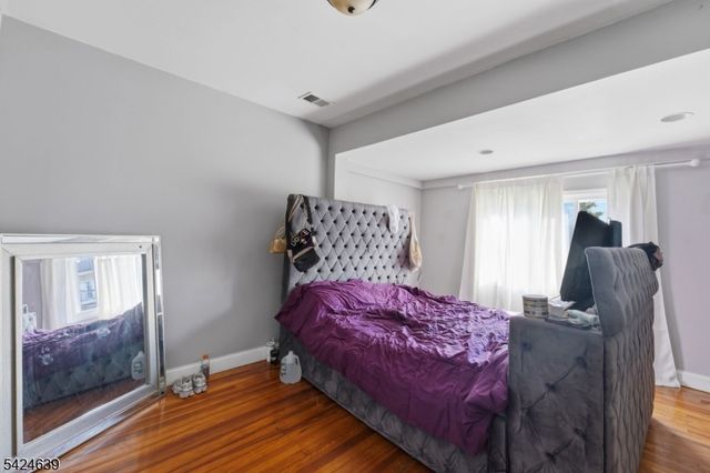 521 Maple Ave, Elizabeth City, NJ 07202