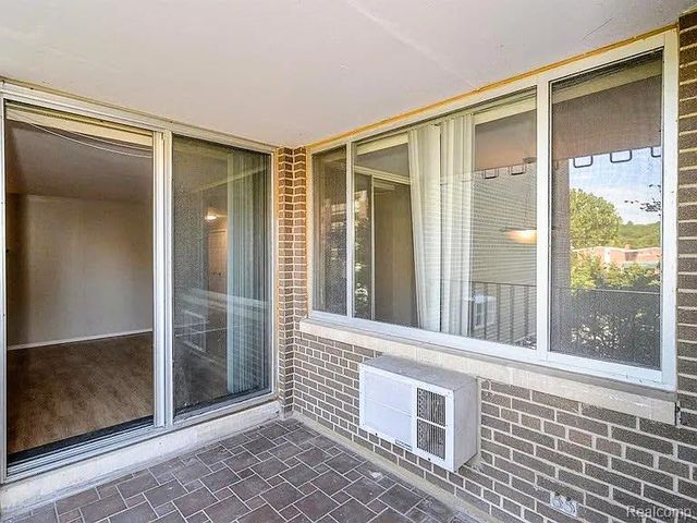 1050 Wall Street 2E, Ann Arbor, MI 48105