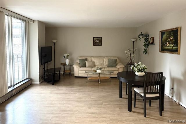 1050 Wall Street 2E, Ann Arbor, MI 48105