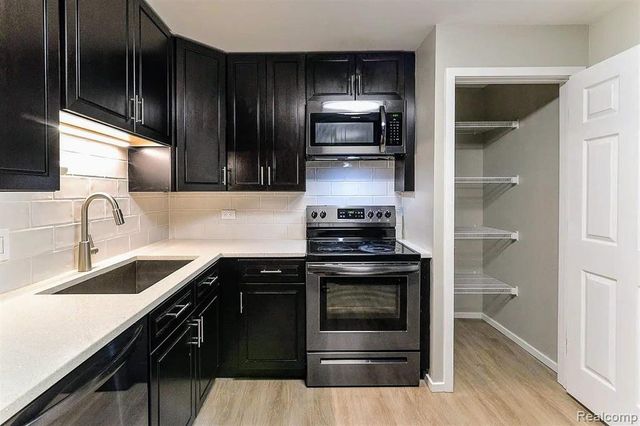 1050 Wall Street 2E, Ann Arbor, MI 48105