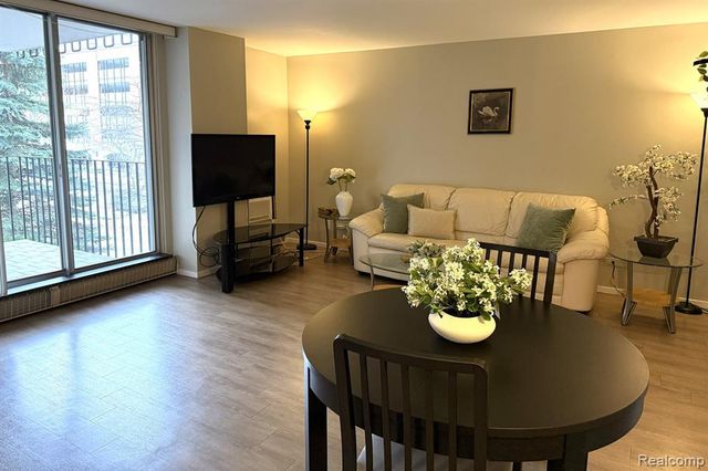 1050 Wall Street 2E, Ann Arbor, MI 48105