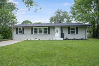 6 E Bel Air Blvd, Clarksville, TN 37042