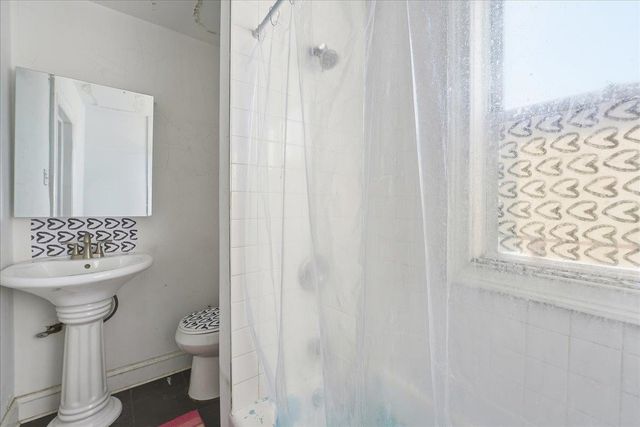 145 PACIFIC AVE, Jc, Bergen-lafayett, NJ 07304