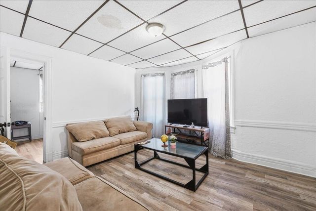 145 PACIFIC AVE, Jc, Bergen-lafayett, NJ 07304