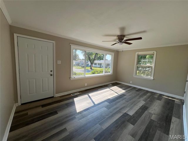 1271 Darr Drive, St Louis, MO 63137