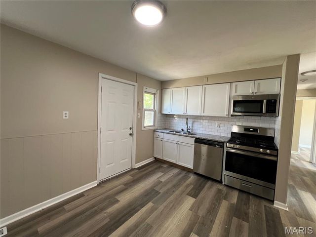 1271 Darr Drive, St Louis, MO 63137