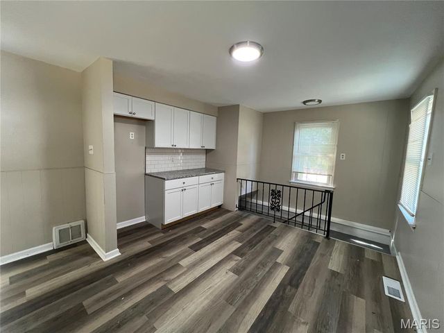 1271 Darr Drive, St Louis, MO 63137