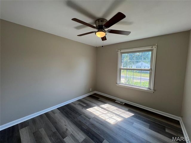 1271 Darr Drive, St Louis, MO 63137