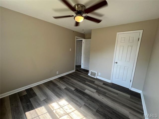 1271 Darr Drive, St Louis, MO 63137
