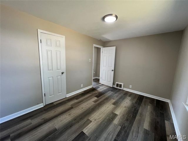 1271 Darr Drive, St Louis, MO 63137