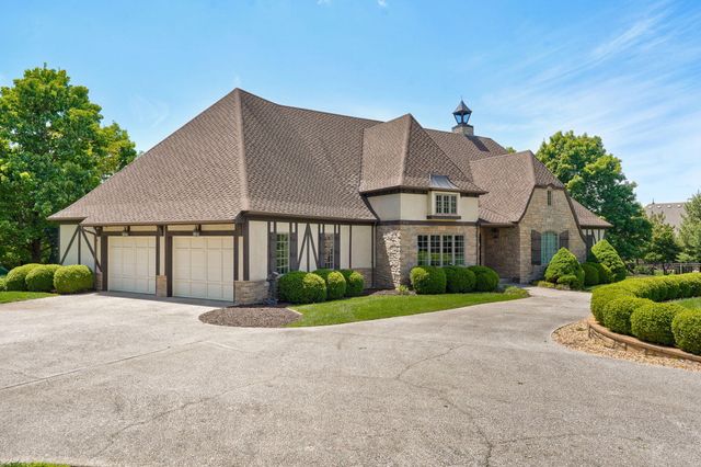 4538 E Peachtree Circle, Springfield, MO 65809