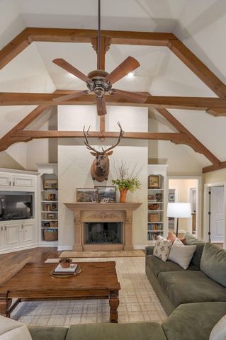 4538 E Peachtree Circle, Springfield, MO 65809