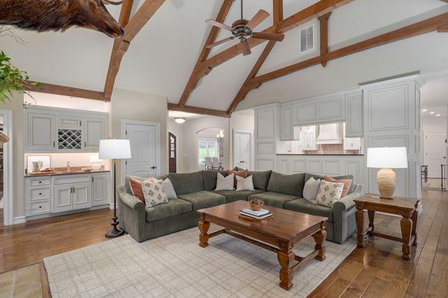 4538 E Peachtree Circle, Springfield, MO 65809