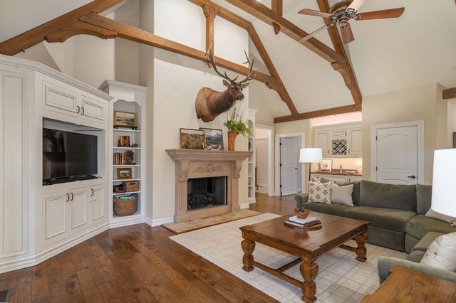 4538 E Peachtree Circle, Springfield, MO 65809