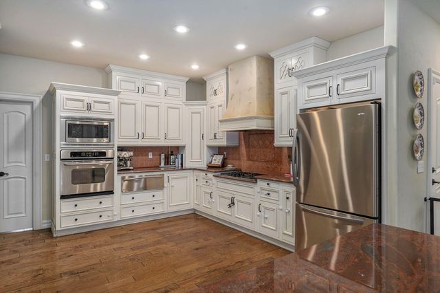 4538 E Peachtree Circle, Springfield, MO 65809