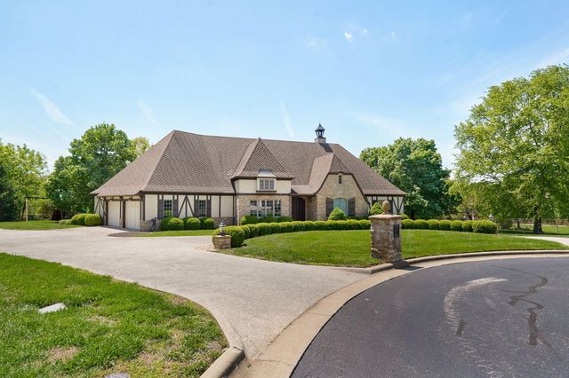 4538 E Peachtree Circle, Springfield, MO 65809