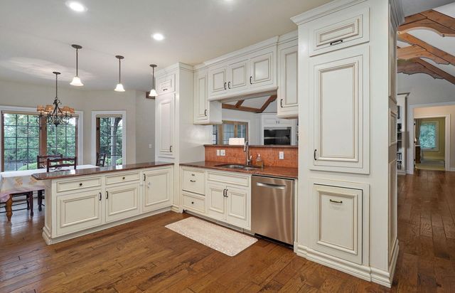 4538 E Peachtree Circle, Springfield, MO 65809