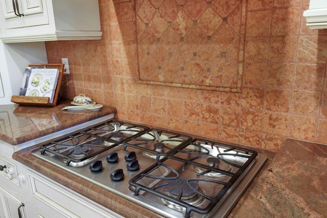 4538 E Peachtree Circle, Springfield, MO 65809