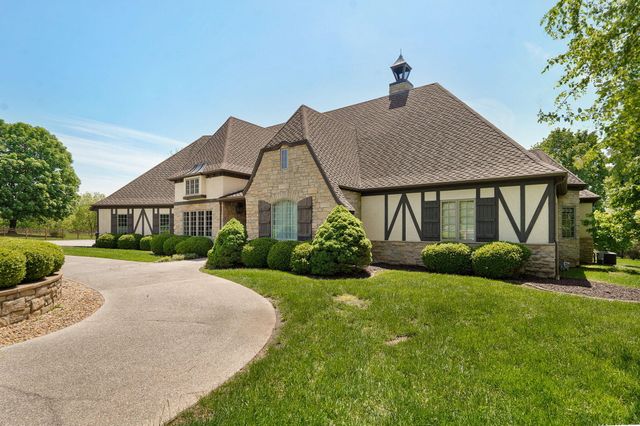 4538 E Peachtree Circle, Springfield, MO 65809