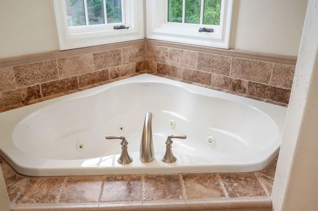 4538 E Peachtree Circle, Springfield, MO 65809