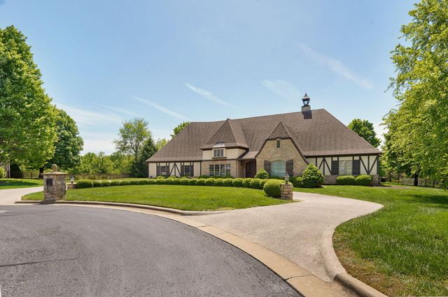 4538 E Peachtree Circle, Springfield, MO 65809
