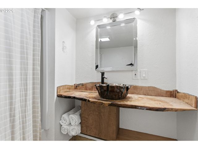 19824 S BUTTE Rd, Beavercreek, OR 97004