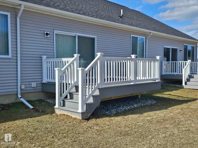 1437 Luxington Drive, Lapeer, MI 48446