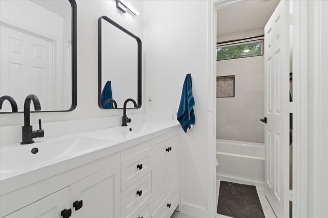 1508 Park Chase Avenue, Arlington, TX 76011