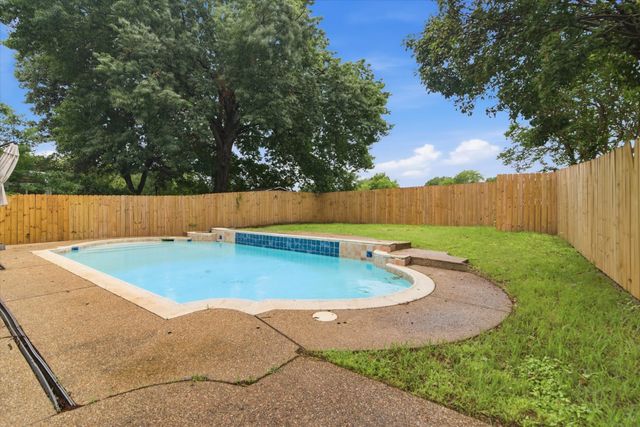 1508 Park Chase Avenue, Arlington, TX 76011